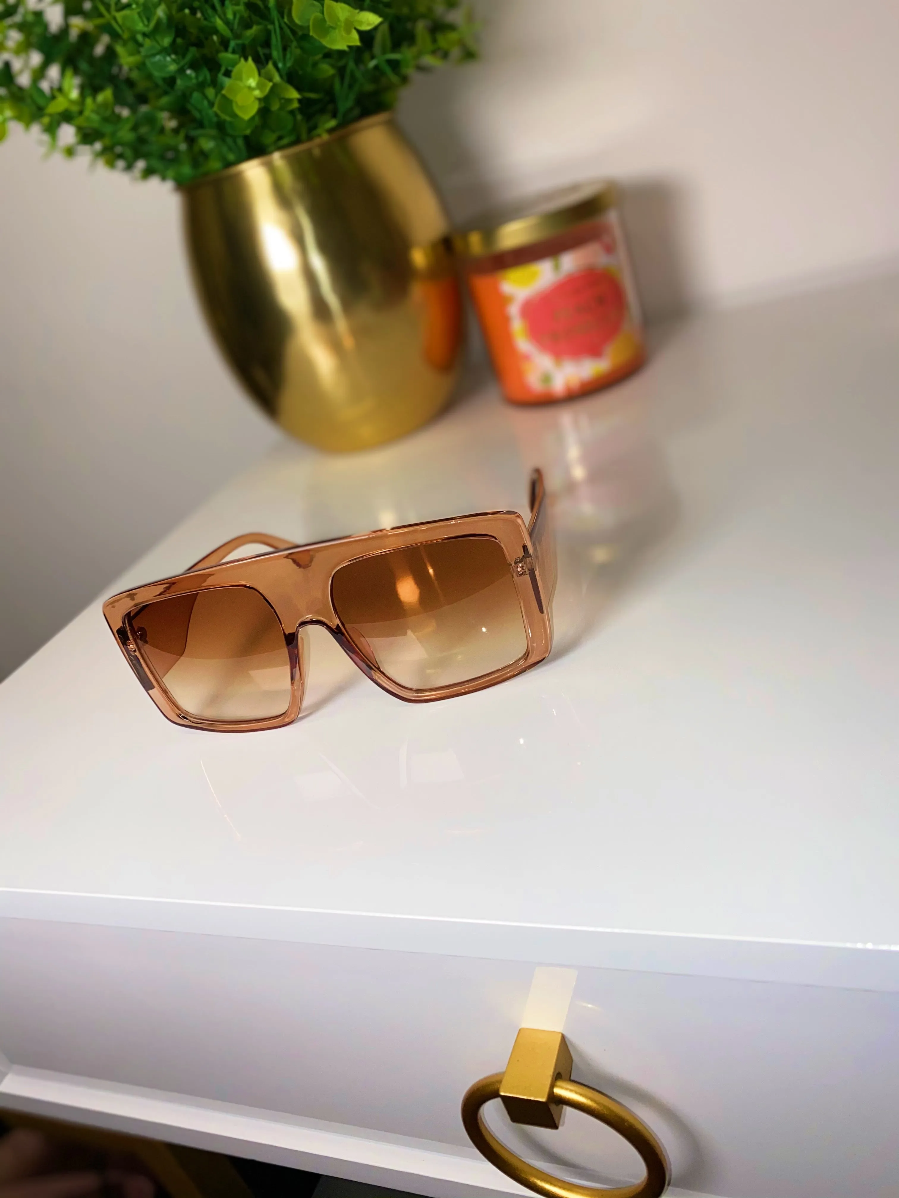 Glossy Mocha shades