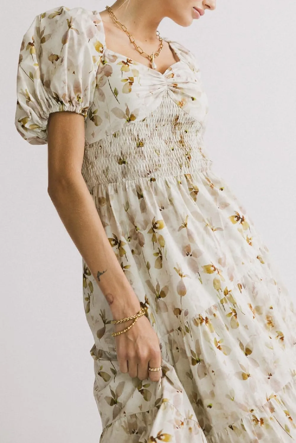 Women Floral Patchwork Puff Sleeve Maxi Dress Boho Square Neck Smocked Flowy Dress Y2k Tiered Ruffle Beach Sundress